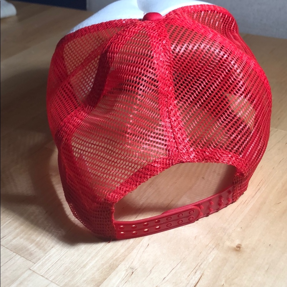 Snap back red hat - Picture 3 of 4